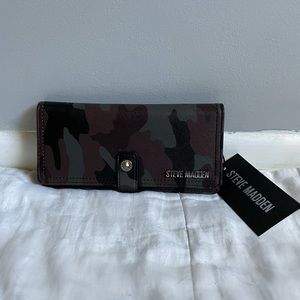 Steve Madden Camouflage Wallet
